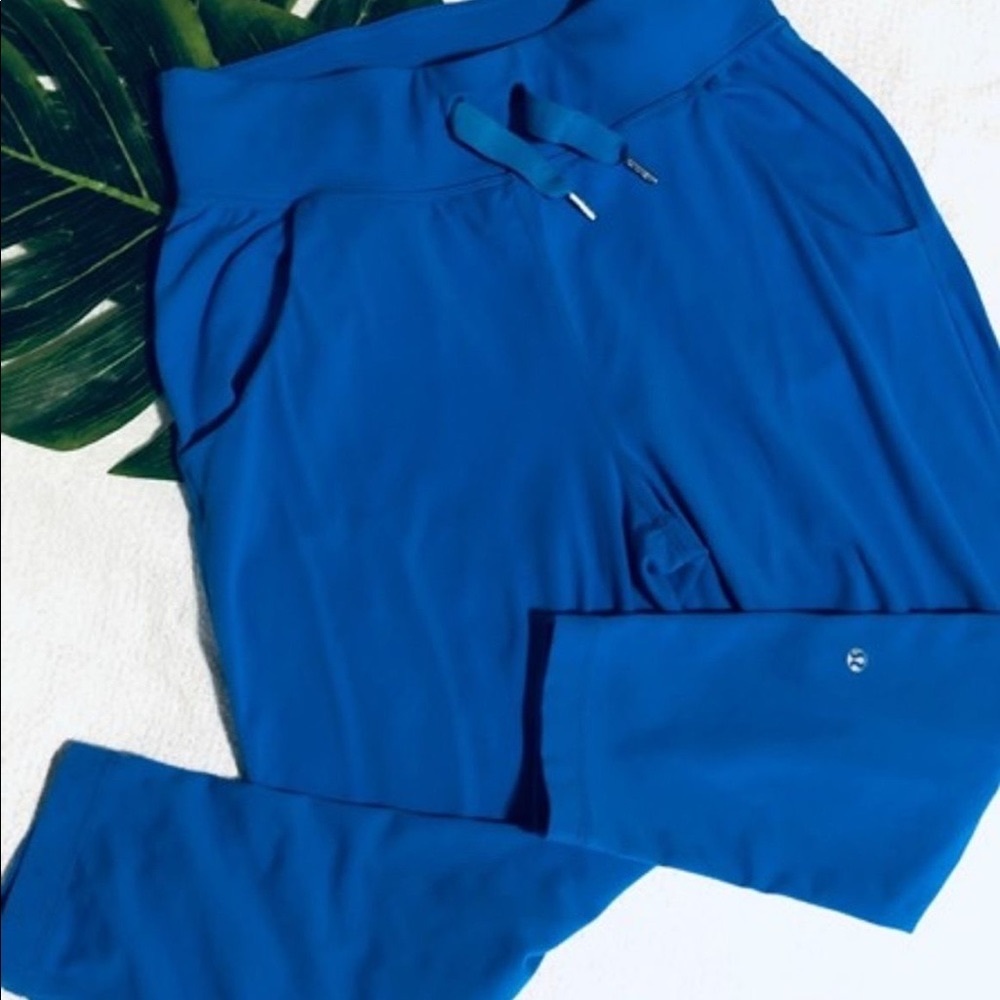 Lululemon 25’’ joggers